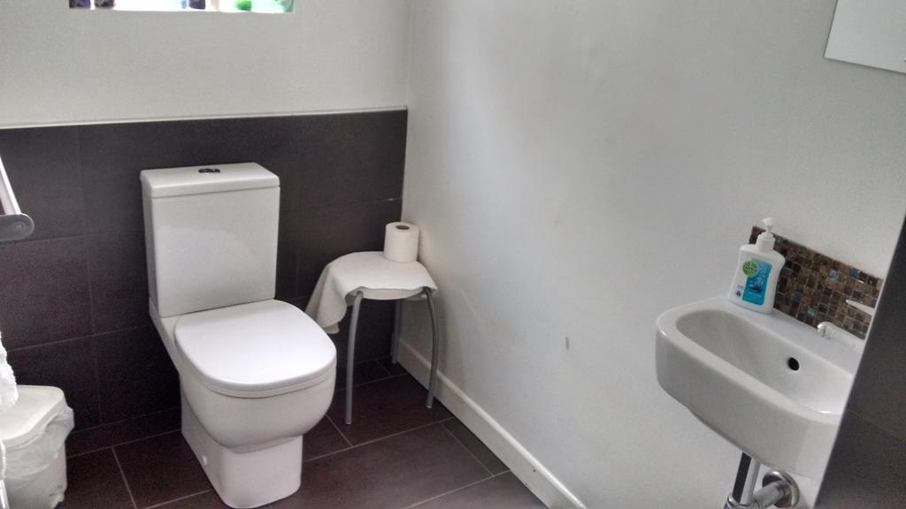 Fairman House Backpackers Bed & Breakfast Londonderry ภายนอก รูปภาพ