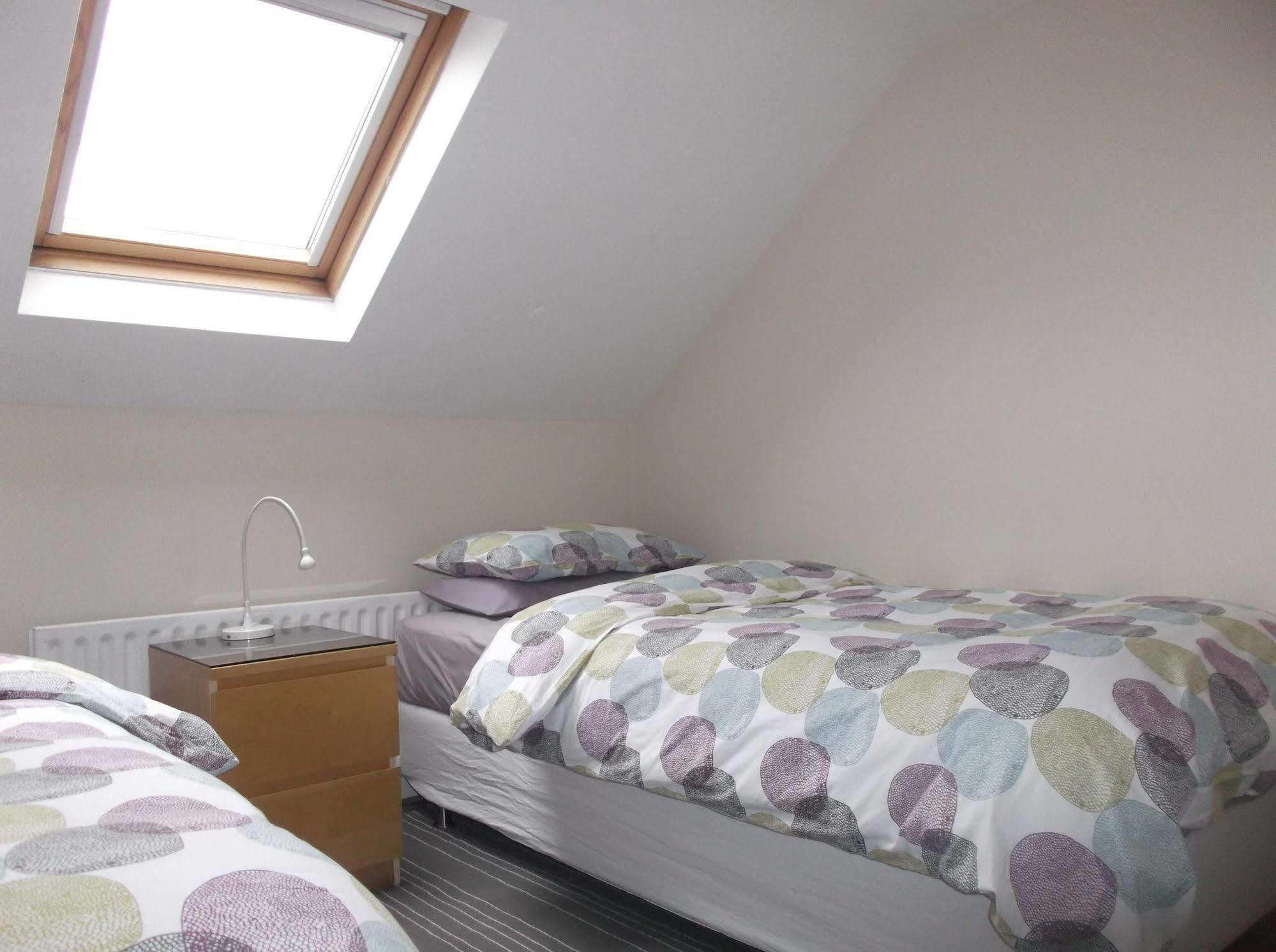 Fairman House Backpackers Bed & Breakfast Londonderry ภายนอก รูปภาพ