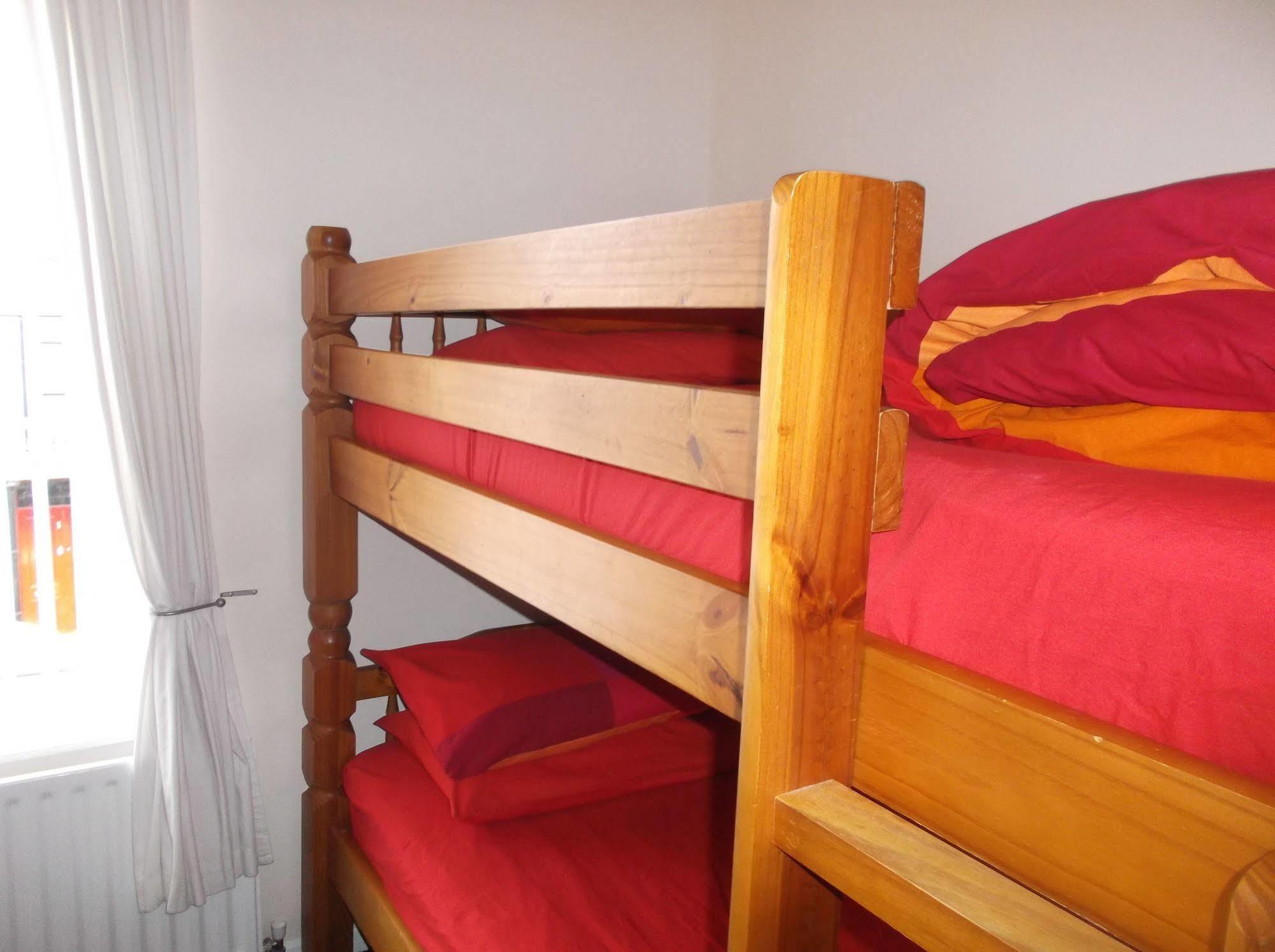 Fairman House Backpackers Bed & Breakfast Londonderry ภายนอก รูปภาพ