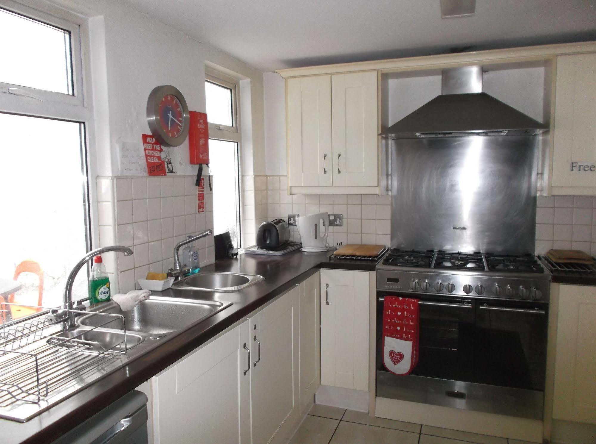 Fairman House Backpackers Bed & Breakfast Londonderry ภายนอก รูปภาพ